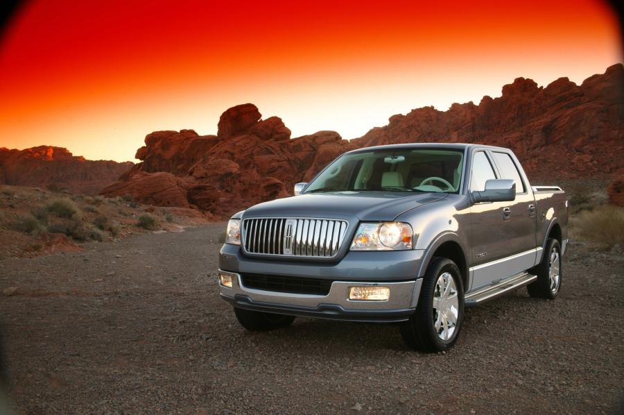  Lincoln Mark LT Concept 2004 года  (фото 8 из 51)